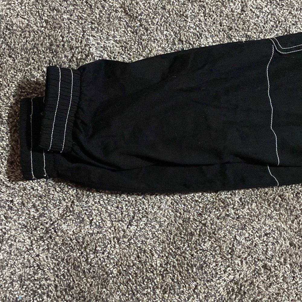 Two cargo pants - Picture 4 of 9